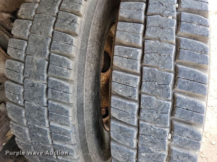 image for item IQ9922 2014 International WorkStar 7400  dump truck