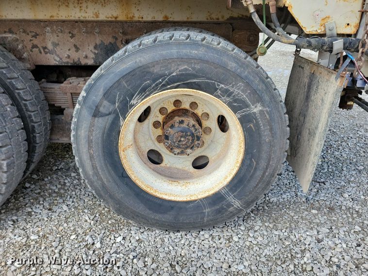 image for item IQ9922 2014 International WorkStar 7400  dump truck