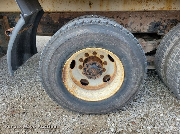 image for item IQ9922 2014 International WorkStar 7400  dump truck