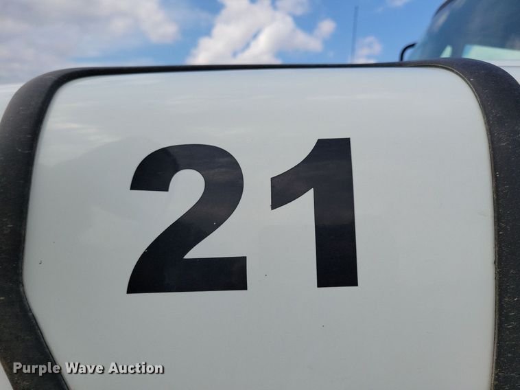 image for item IQ9922 2014 International WorkStar 7400  dump truck