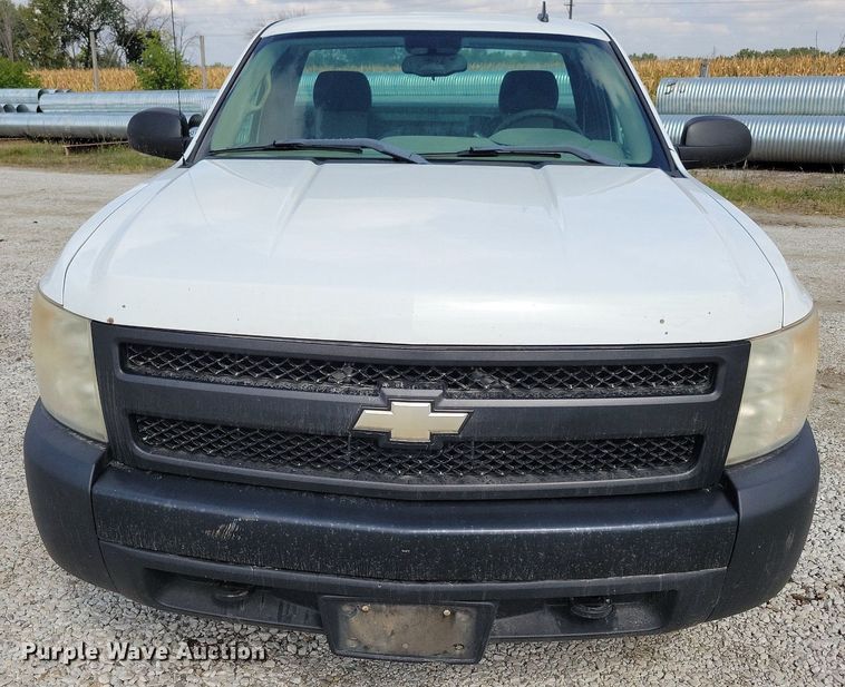 image for item IQ9923 2007 Chevrolet Silverado 1500  pickup truck