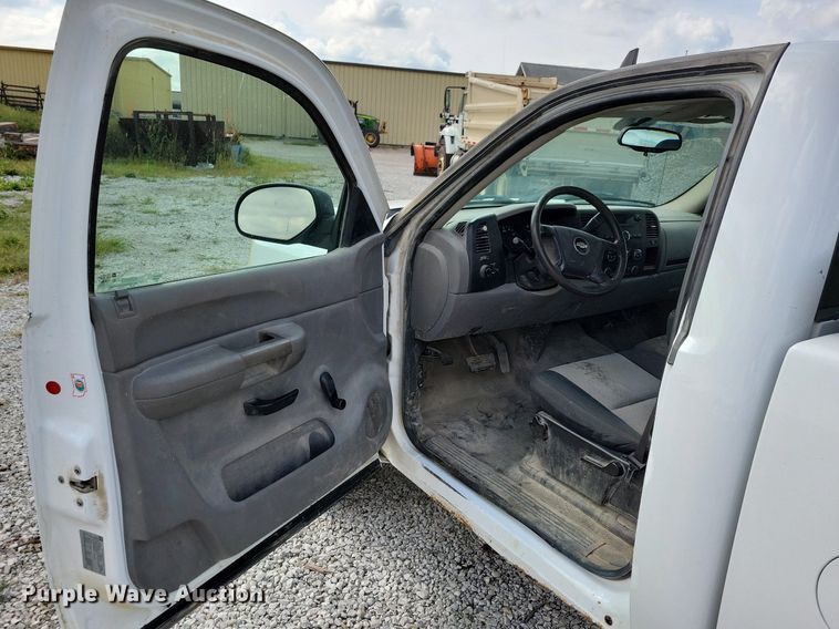 image for item IQ9923 2007 Chevrolet Silverado 1500  pickup truck