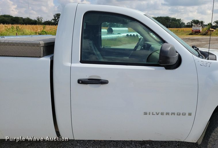 image for item IQ9923 2007 Chevrolet Silverado 1500  pickup truck