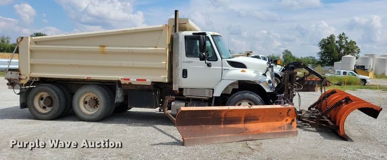 image for item IQ9928 2014 International WorkStar 7400  dump truck