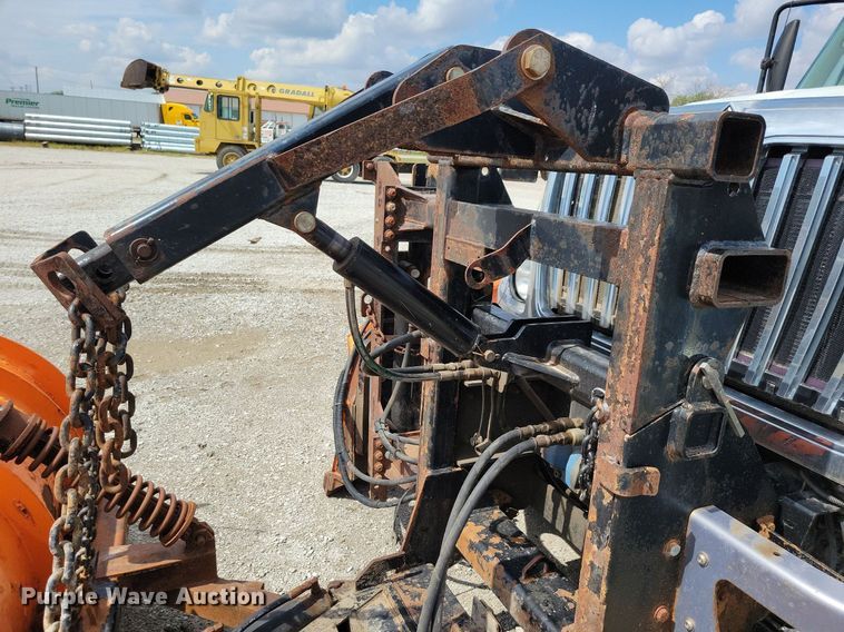 image for item IQ9928 2014 International WorkStar 7400  dump truck