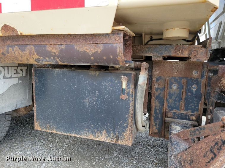 image for item IQ9928 2014 International WorkStar 7400  dump truck