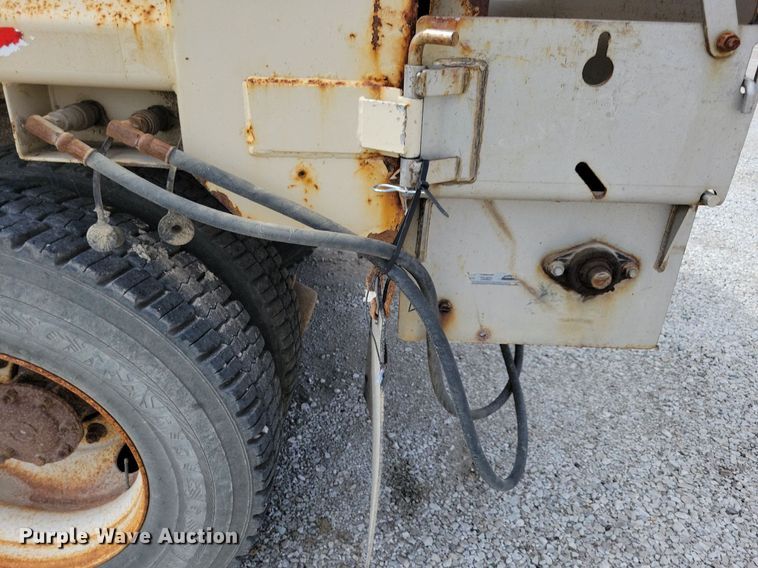 image for item IQ9928 2014 International WorkStar 7400  dump truck