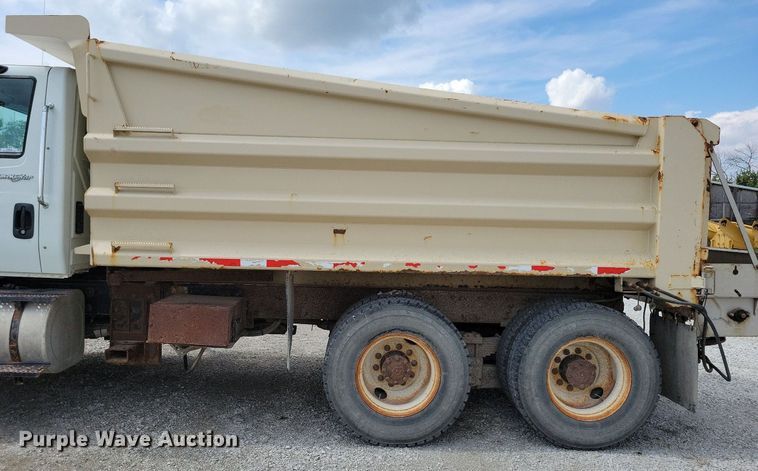 image for item IQ9928 2014 International WorkStar 7400  dump truck