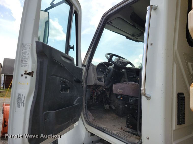 image for item IQ9928 2014 International WorkStar 7400  dump truck