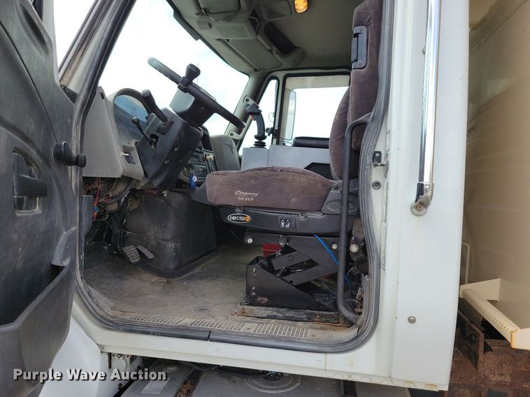 image for item IQ9928 2014 International WorkStar 7400  dump truck