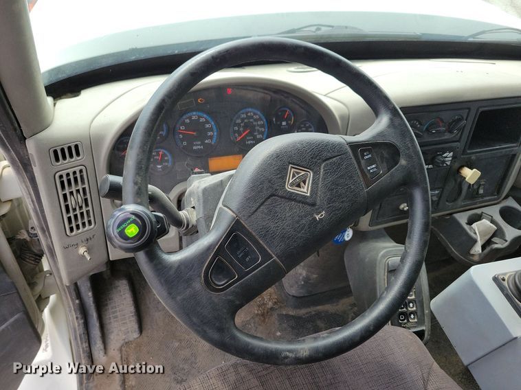 image for item IQ9928 2014 International WorkStar 7400  dump truck