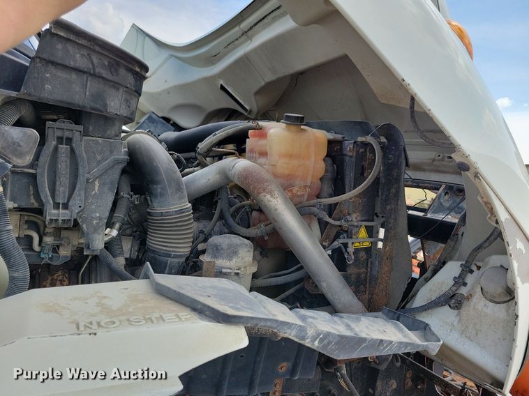 image for item IQ9928 2014 International WorkStar 7400  dump truck