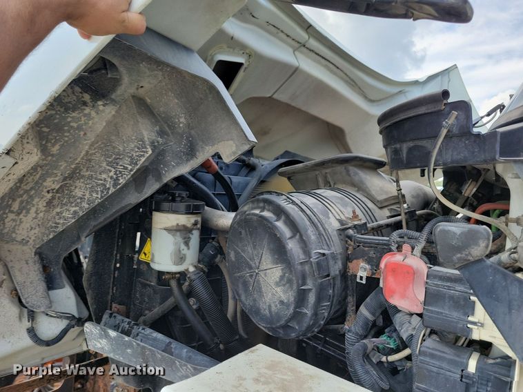 image for item IQ9928 2014 International WorkStar 7400  dump truck