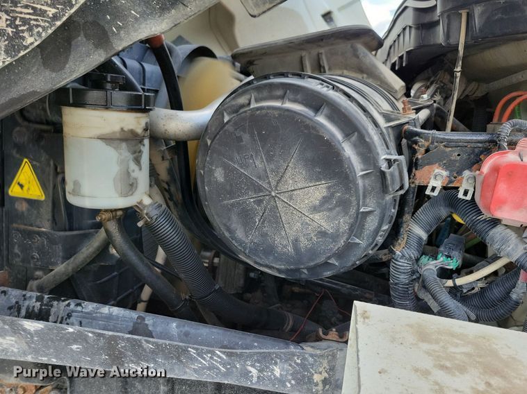 image for item IQ9928 2014 International WorkStar 7400  dump truck