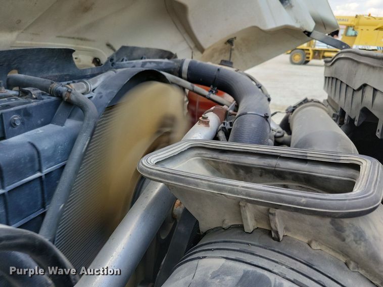 image for item IQ9928 2014 International WorkStar 7400  dump truck