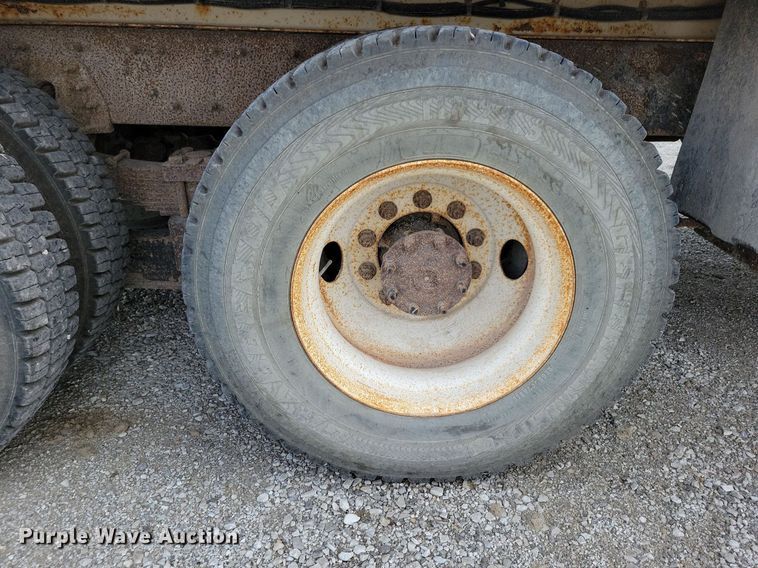 image for item IQ9928 2014 International WorkStar 7400  dump truck