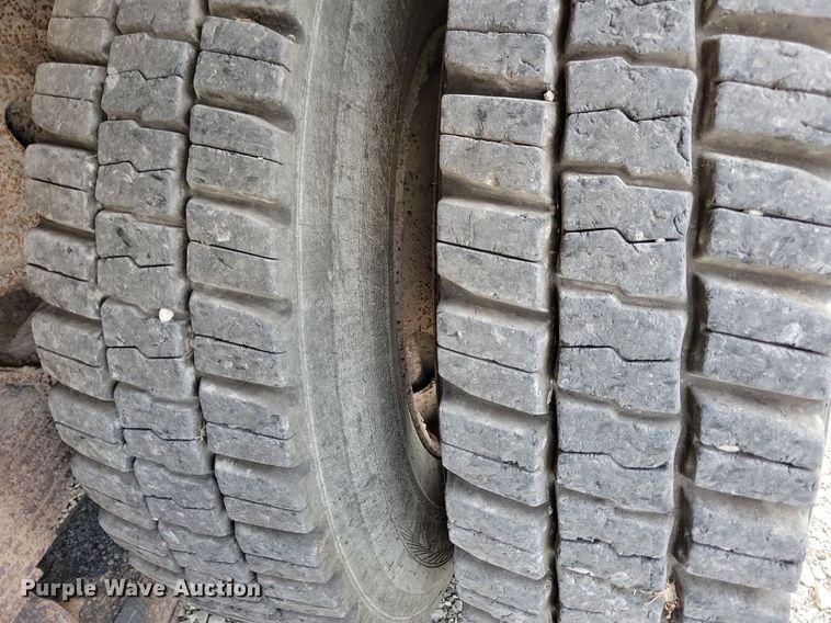 image for item IQ9928 2014 International WorkStar 7400  dump truck