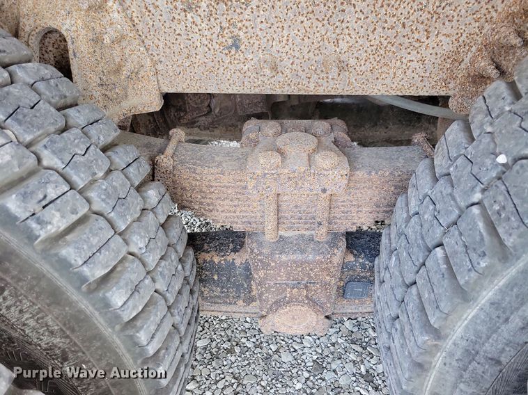 image for item IQ9928 2014 International WorkStar 7400  dump truck