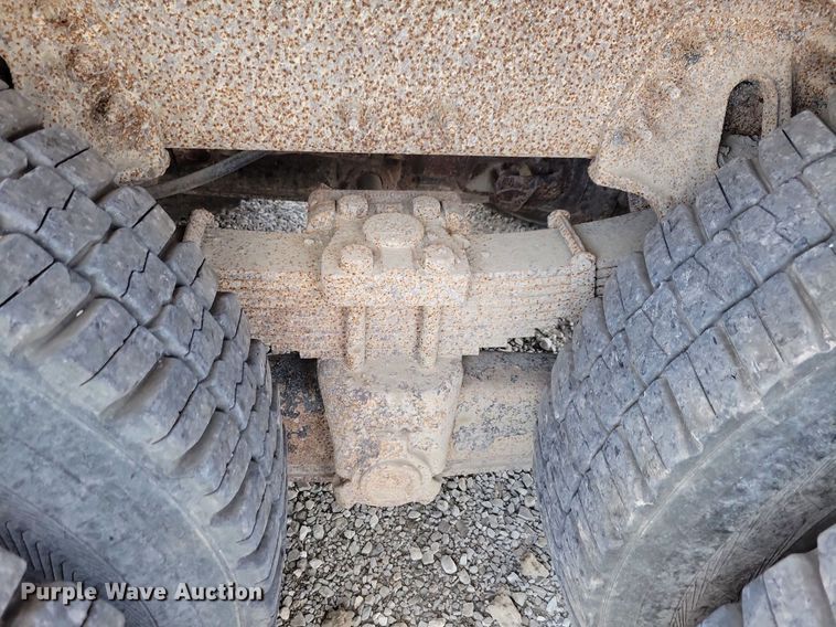 image for item IQ9928 2014 International WorkStar 7400  dump truck