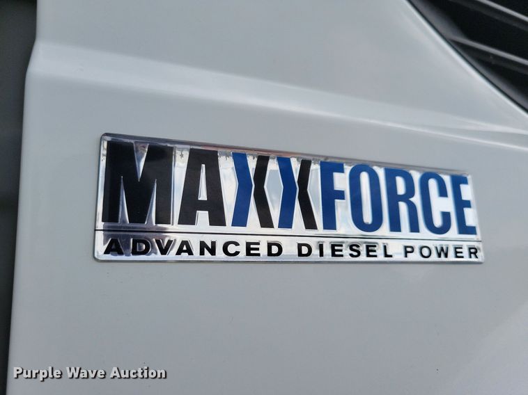 image for item IQ9928 2014 International WorkStar 7400  dump truck