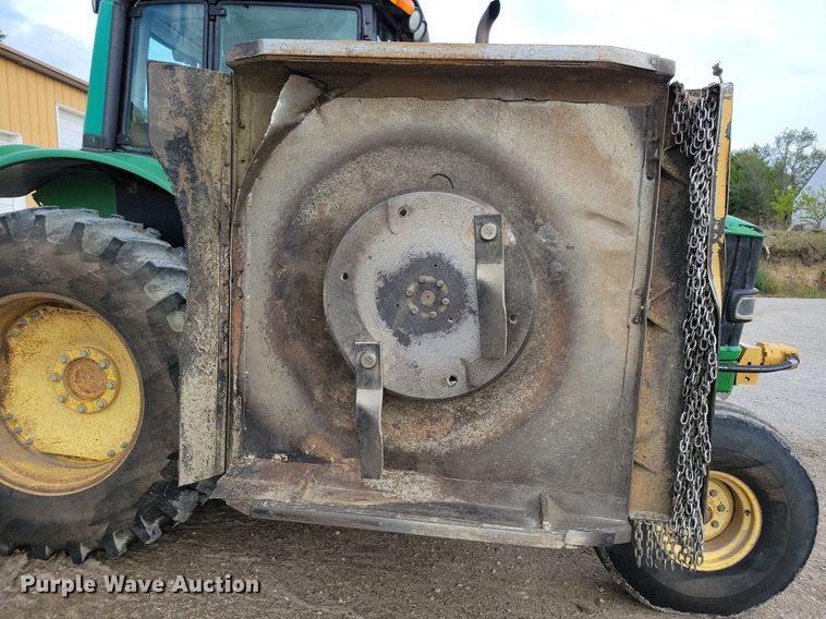 image for item IQ9929 2003 John Deere 7220  tractor