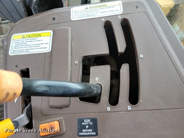 image for item IQ9929 2003 John Deere 7220  tractor