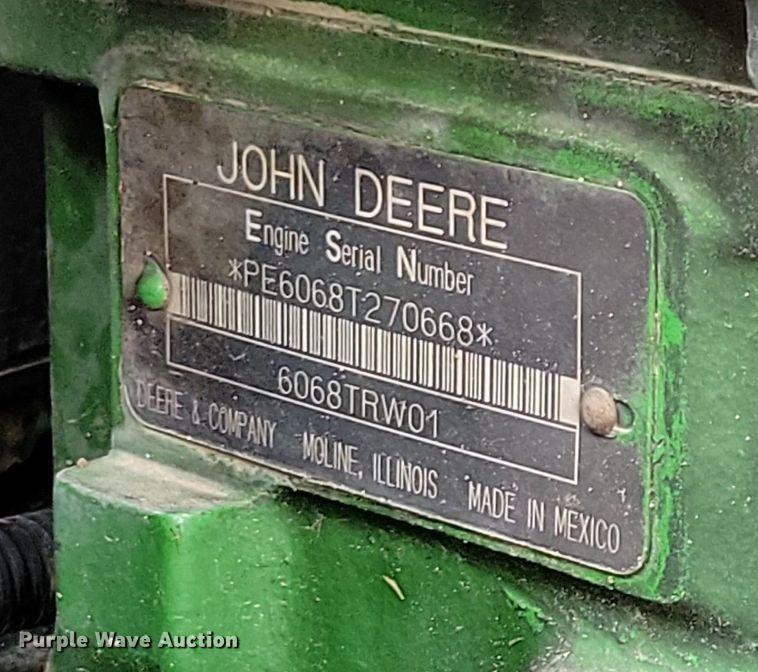 image for item IQ9929 2003 John Deere 7220  tractor