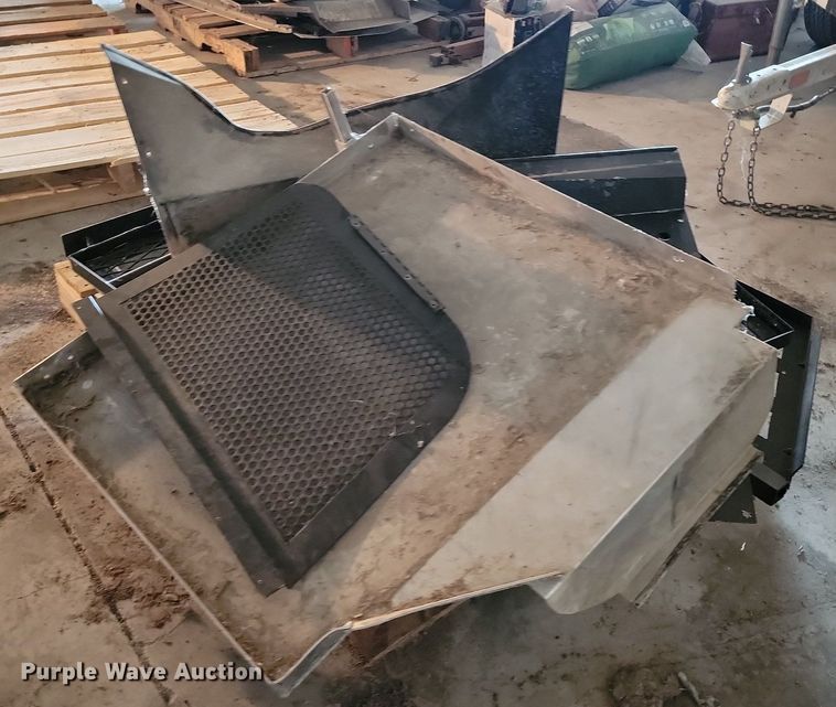 image for item JE9549 Chevrolet Tahoe Ray Allen K9 cage