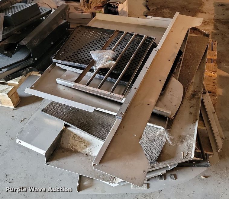 image for item JE9549 Chevrolet Tahoe Ray Allen K9 cage