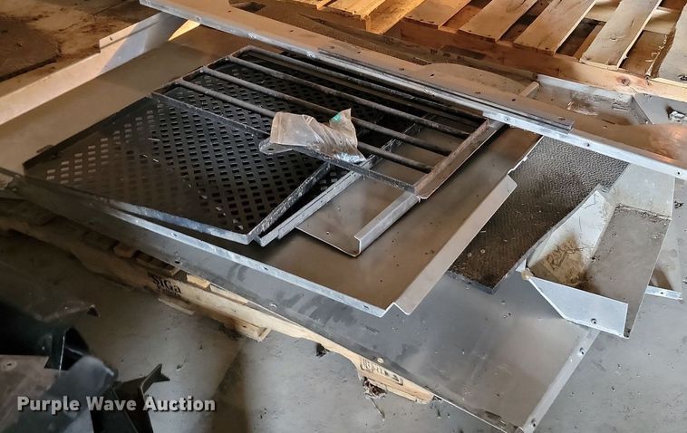 image for item JE9549 Chevrolet Tahoe Ray Allen K9 cage