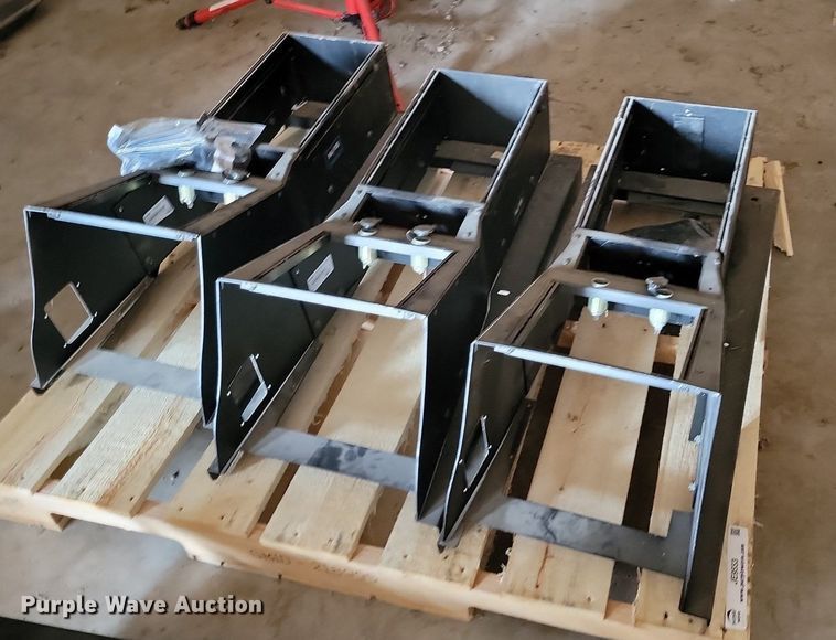 image for item JE9553 (3) Havis consoles