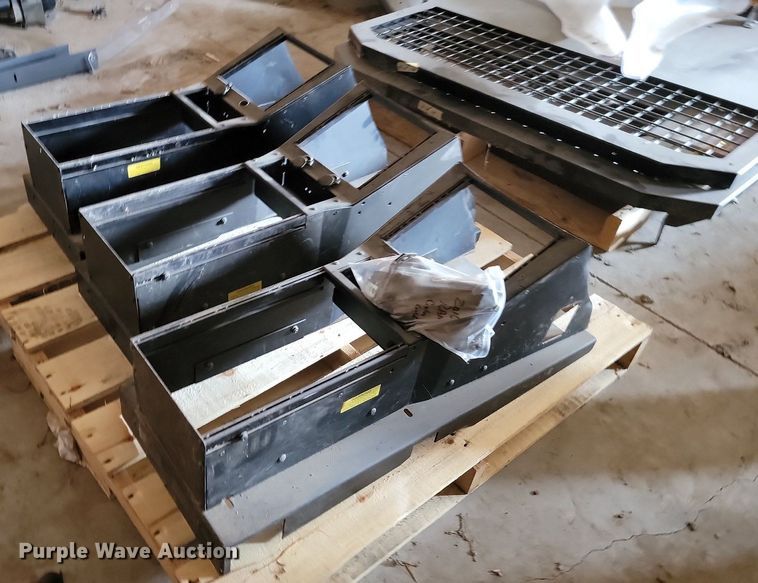 image for item JE9553 (3) Havis consoles