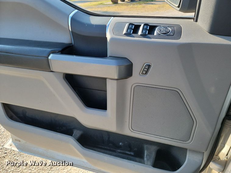 image for item JE9559 2016 Ford F150 XLT  SuperCrew pickup truck