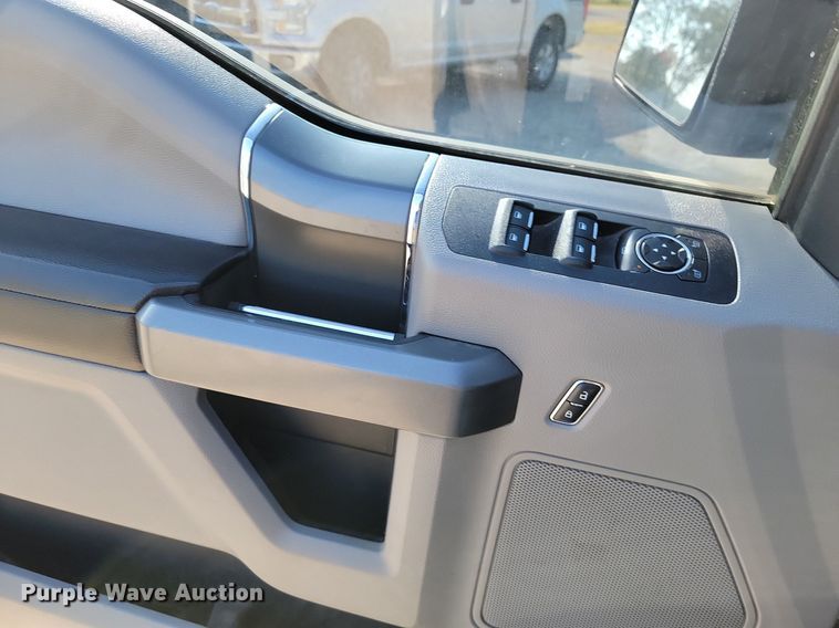 image for item JE9560 2016 Ford F150 XLT  SuperCrew pickup truck