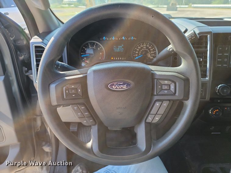 image for item JE9560 2016 Ford F150 XLT  SuperCrew pickup truck