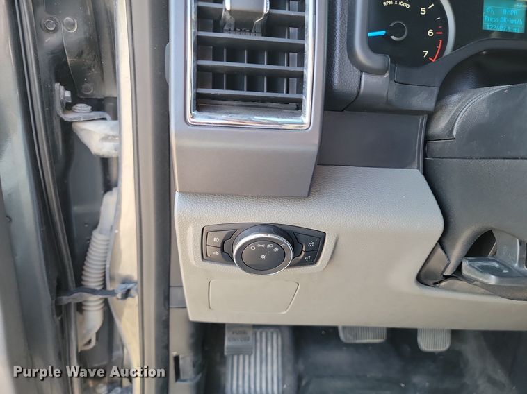 image for item JE9560 2016 Ford F150 XLT  SuperCrew pickup truck