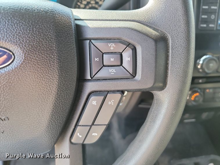 image for item JE9560 2016 Ford F150 XLT  SuperCrew pickup truck