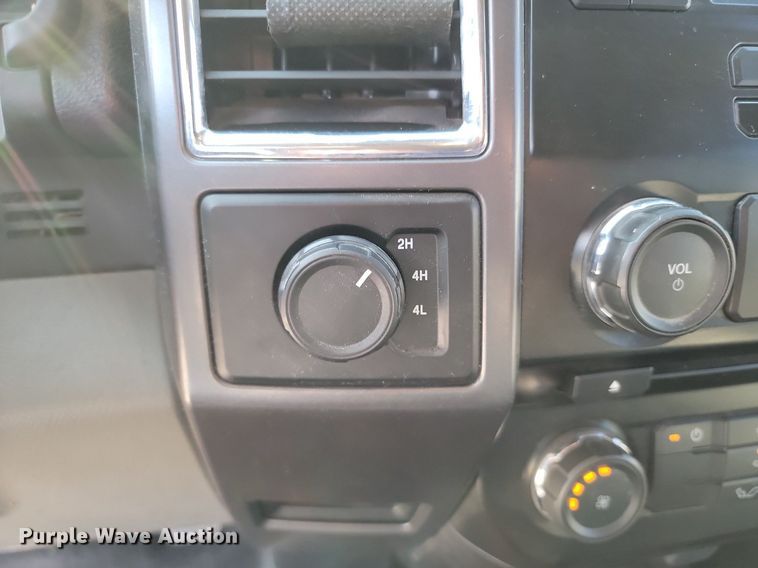 image for item JE9560 2016 Ford F150 XLT  SuperCrew pickup truck