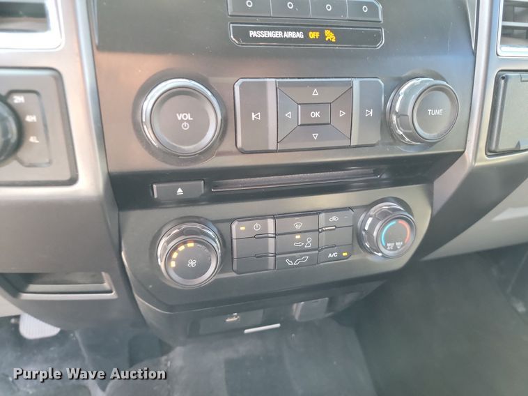 image for item JE9560 2016 Ford F150 XLT  SuperCrew pickup truck