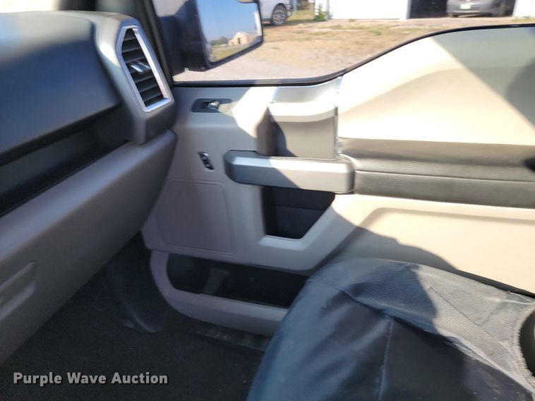 image for item JE9560 2016 Ford F150 XLT  SuperCrew pickup truck