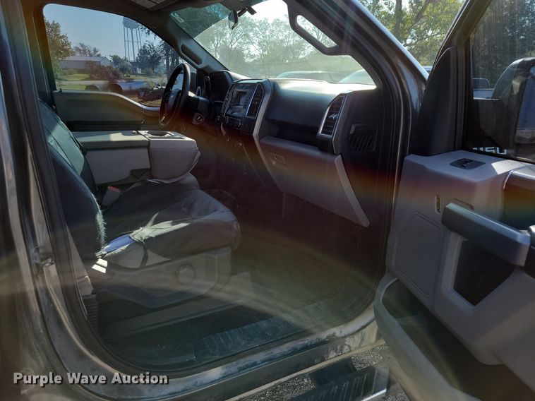 image for item JE9560 2016 Ford F150 XLT  SuperCrew pickup truck