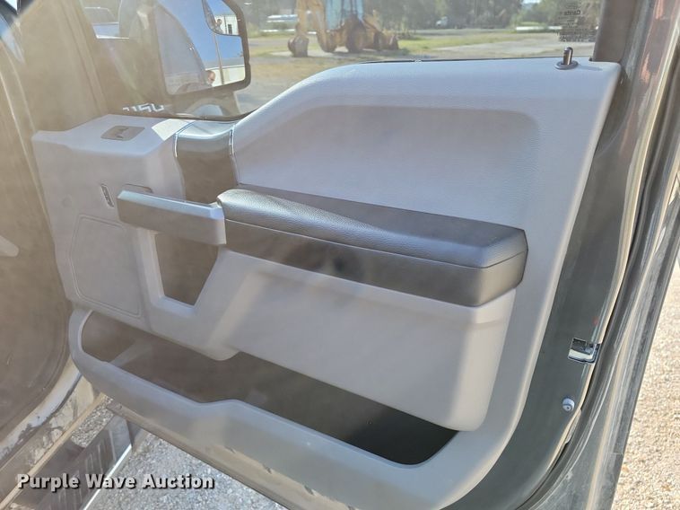 image for item JE9560 2016 Ford F150 XLT  SuperCrew pickup truck