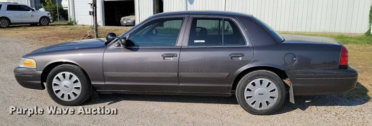 image for item JE9561 2010 Ford Crown Victoria Police Interceptor