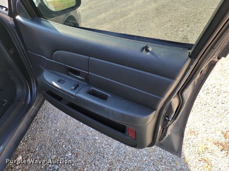 image for item JE9561 2010 Ford Crown Victoria Police Interceptor