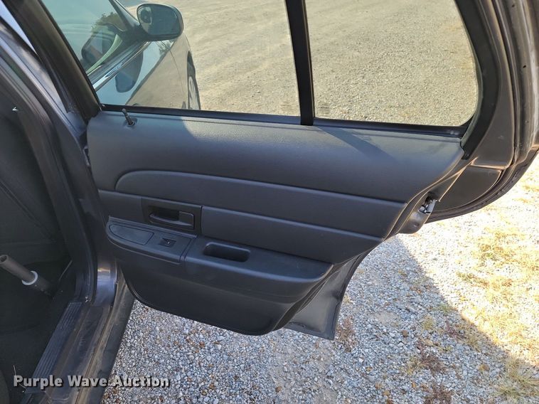 image for item JE9561 2010 Ford Crown Victoria Police Interceptor