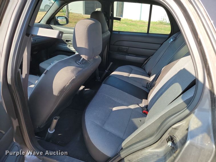image for item JE9561 2010 Ford Crown Victoria Police Interceptor