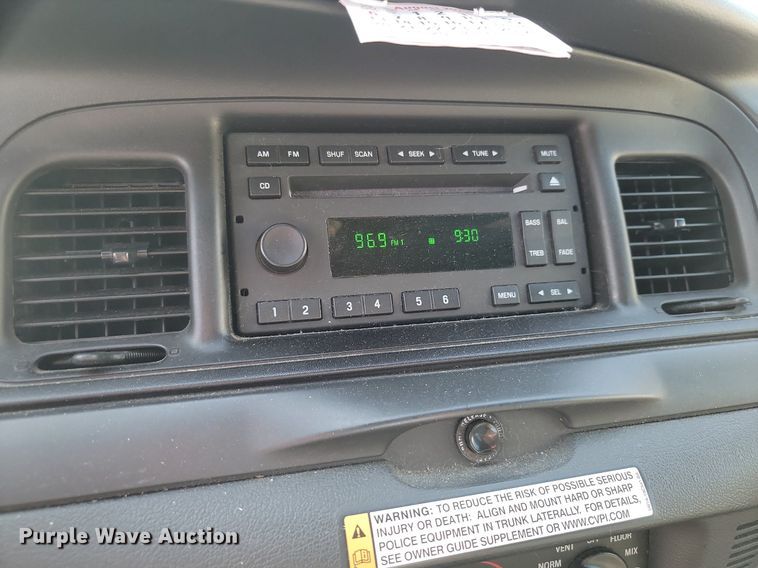 image for item JE9561 2010 Ford Crown Victoria Police Interceptor