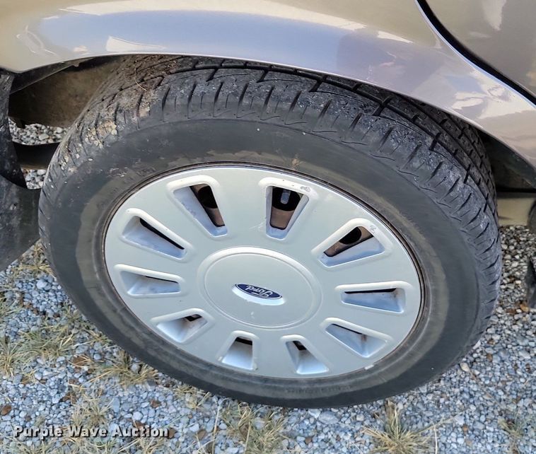 image for item JE9561 2010 Ford Crown Victoria Police Interceptor