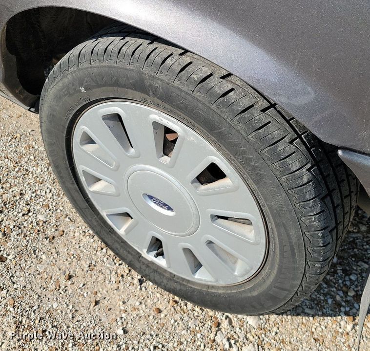 image for item JE9561 2010 Ford Crown Victoria Police Interceptor