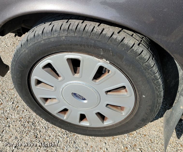 image for item JE9561 2010 Ford Crown Victoria Police Interceptor